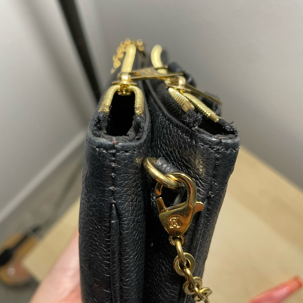 Louis Vuitton Black Embossed Clutch with Gold Chain - Picture 4 of 11
